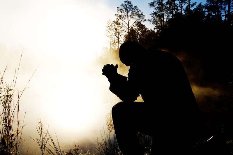 Berdo'a Sumber : image.desiringgod.org Berdo'a Sumber : image.desiringgod.org
